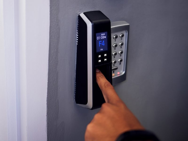 Fingerprint and keypad access control device for Tucson businesses